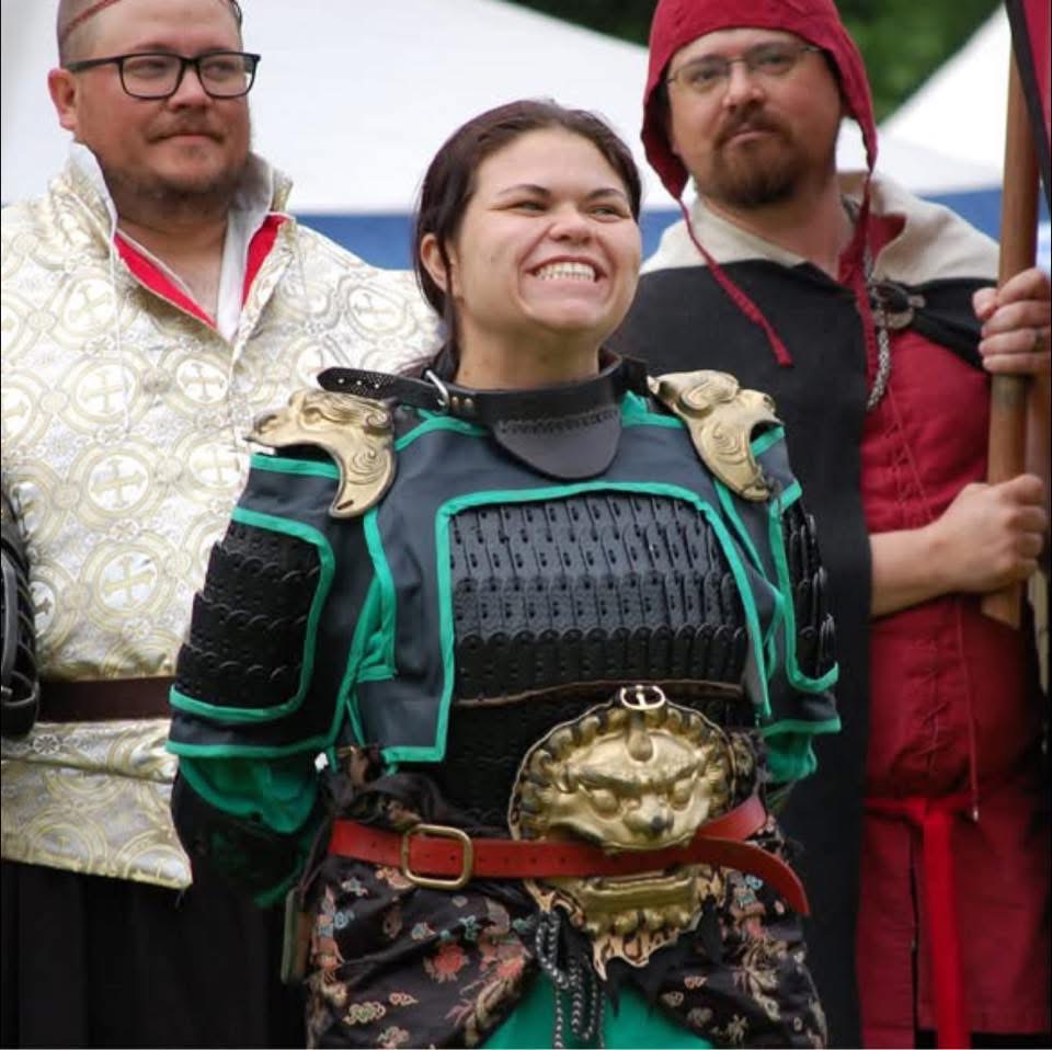 Song Qingzhao in armor smiling