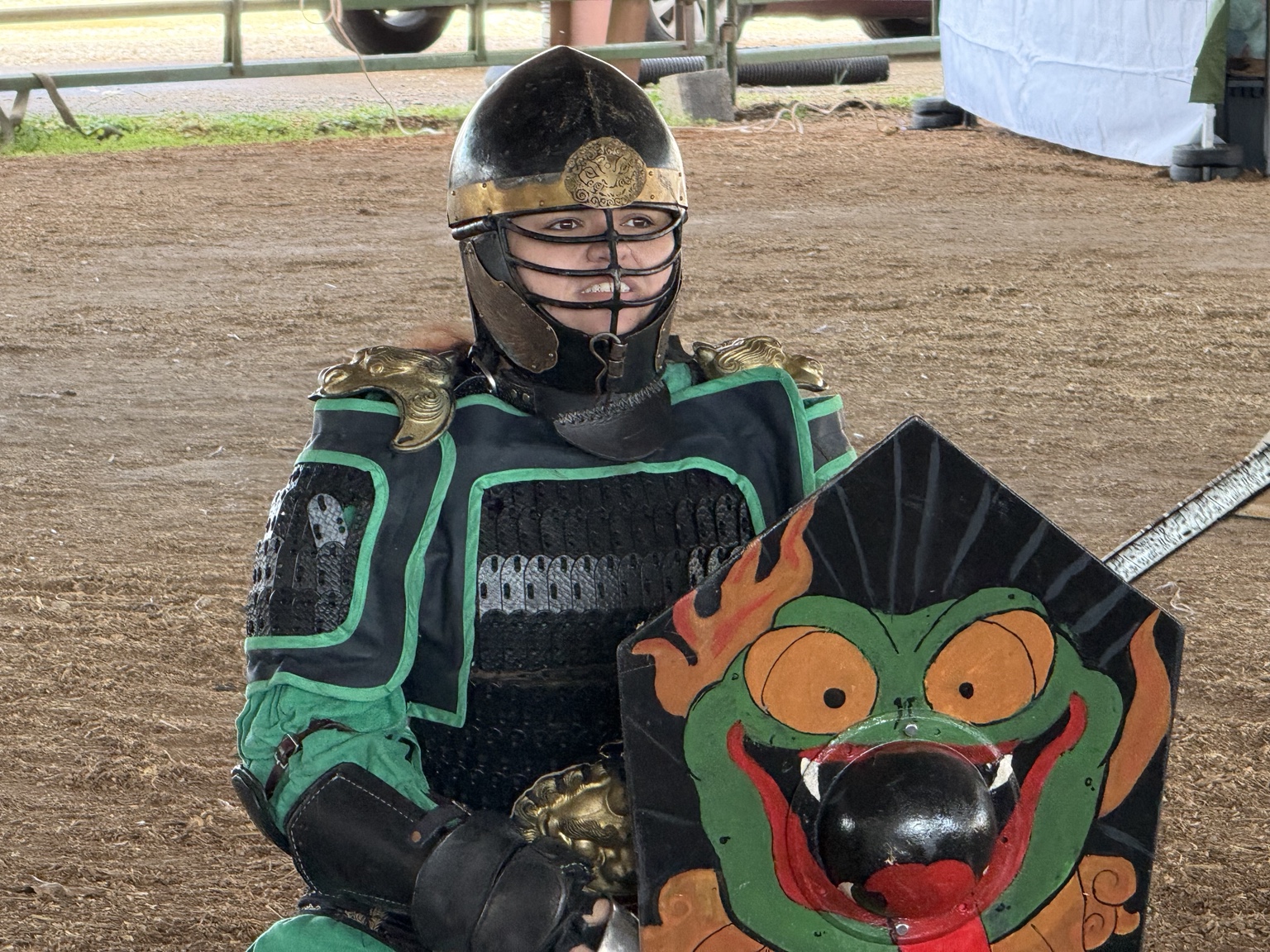 Song Qingzhao in armor with shield